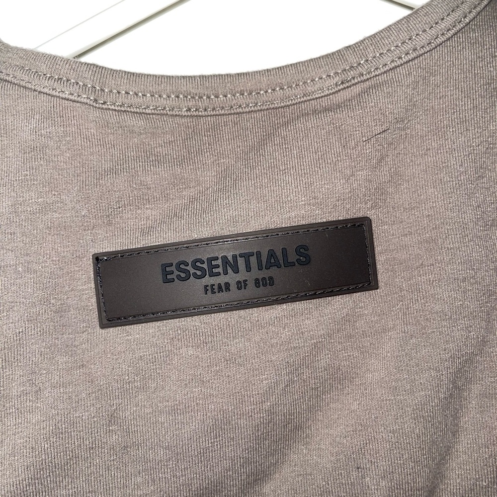 Essentials top - Picture 4 of 5